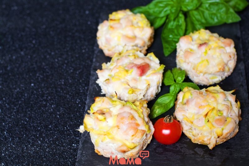 Маффины с курицей и грибами - мама