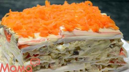 Закусочный салат-торт с крабовыми палочками: шикарное блюдо