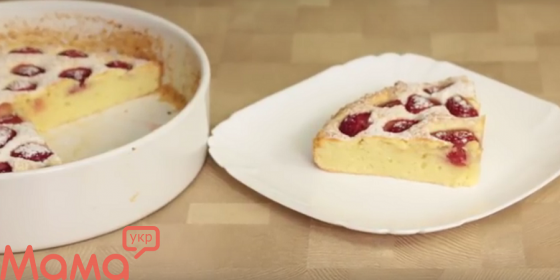 Это так просто, но так вкусно — творожный пирог с клубникой