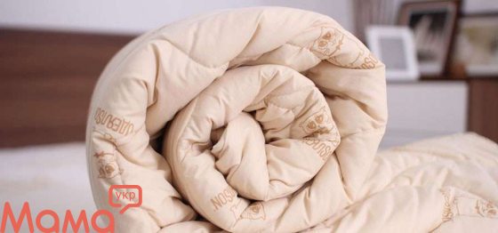 Как правильно хранить одеяла и подушки?