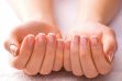 Слоящиеся ногти: причины и лечение