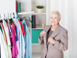 Как женщине зрелого возраста грамотно составить свой гардероб 