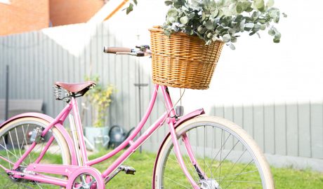 Зберігання велосипеда: як зберігати в маленькій квартирі