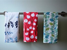 5 надежных способов отстирать кухонные полотенца 