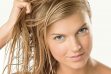 Как ухаживать за жирной кожей головы и волосами