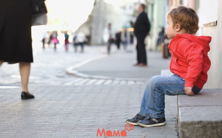 10 порад для батьків, як не втратити дитину в людному місці