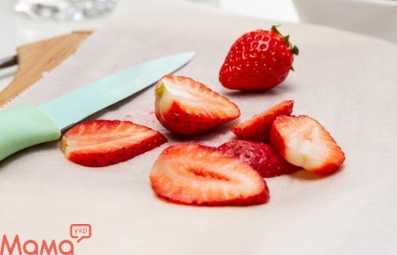 Рецепт сметанного торта с клубничным желе: готовим вкусный летний десерт в домашних условиях
