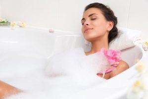   Можно ли беременным принимать ванну – советы и рекомендации специалистов 
