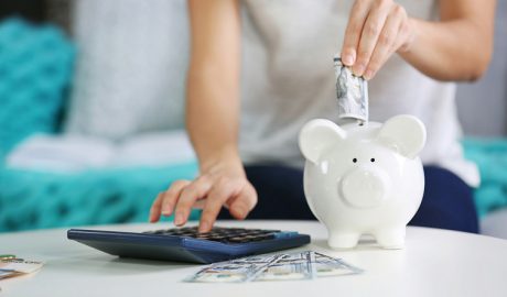 Як навчитися економити гроші?