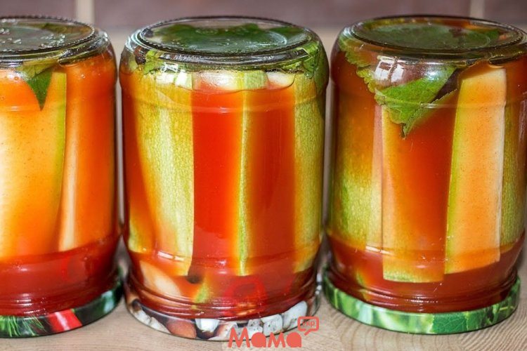 Кабачки з кетчупом чилі на зиму